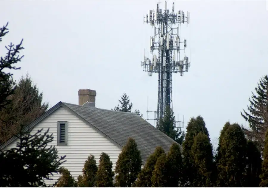 How Many 5G Cell Towers Are There? | Redemption Shield®